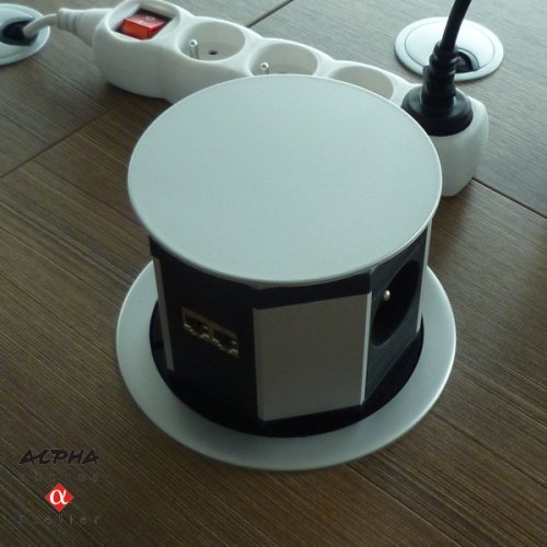 Zápustná zásuvka k vestavbě EPAIL 2BEK N/2USB/2NET