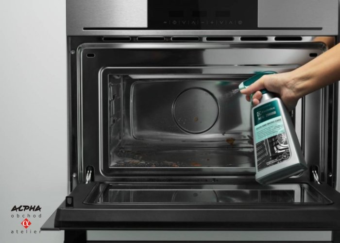Čistící sprej Electrolux na trouby